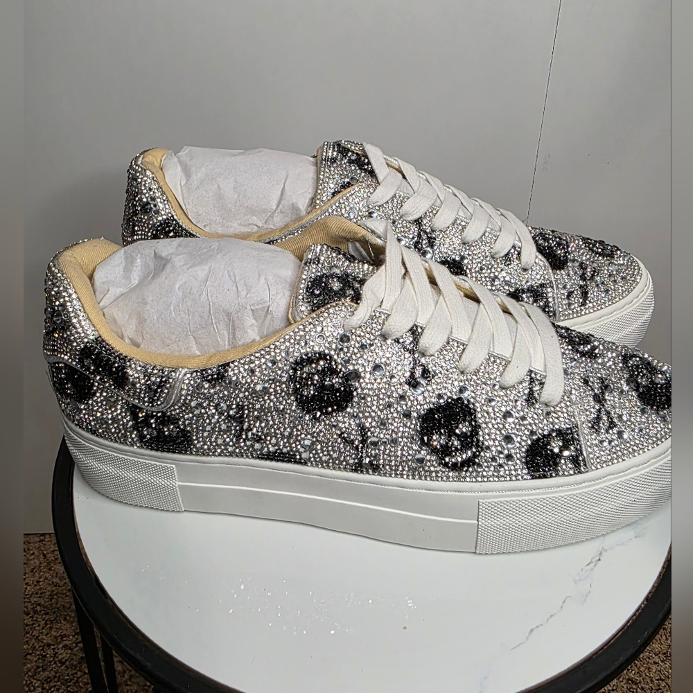 Betsey Johnson Sidny Women's Fashion Sneakers Skulls Size 8.5 M
